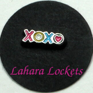 This floating charm says xoxo in pastel colors and means hugs and kisses.